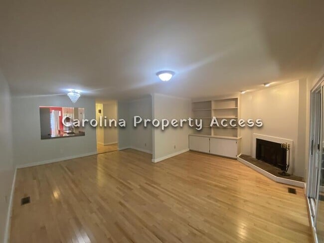 Building Photo - 436 Fairoaks Cir