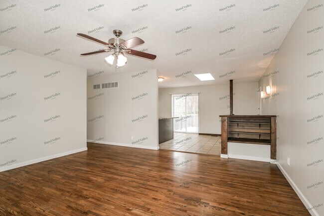 Building Photo - 6742 Barnwood Dr