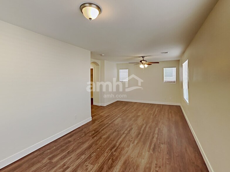 Building Photo - 9438 Havasu Canyon Ave