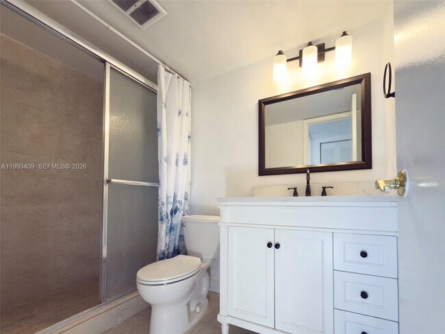 Building Photo - 609 S State Rd 7