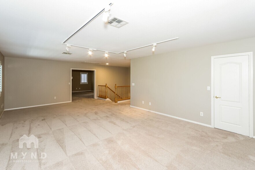 Building Photo - 2728 La Porte Ct