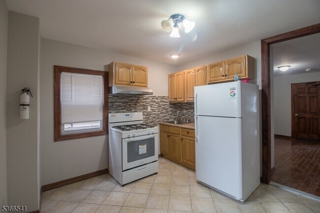 Building Photo - 756 S 17th St