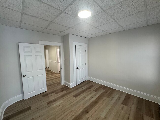 Building Photo - 16 Avon St