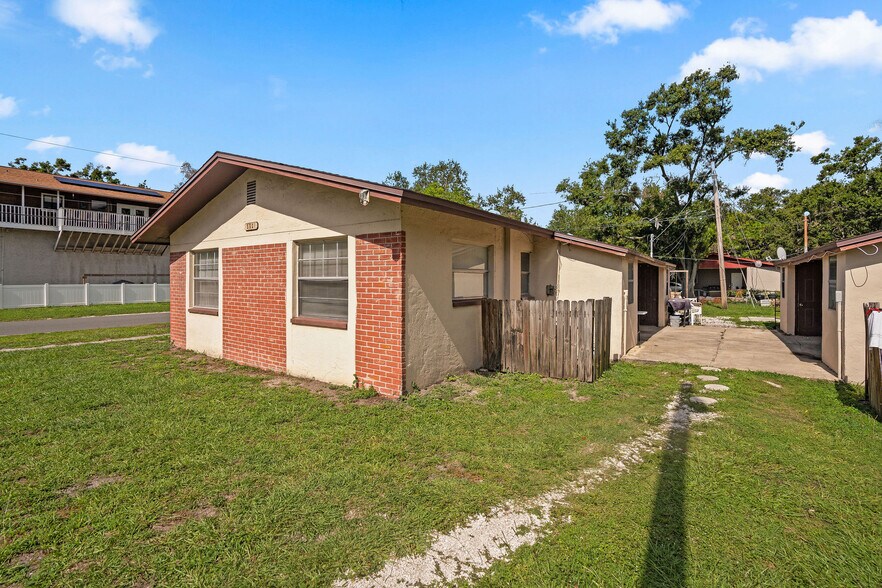 Building Photo - 5901 Crestmont St