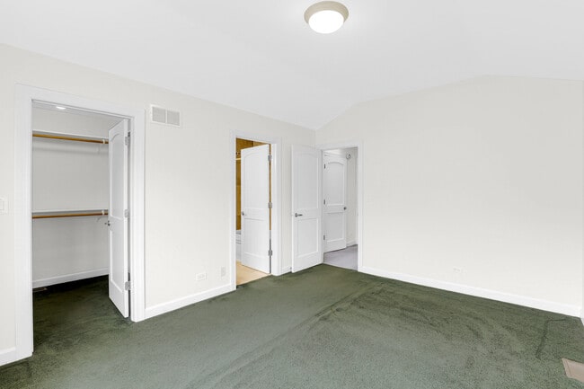 Building Photo - 4879 N Winthrop Ave