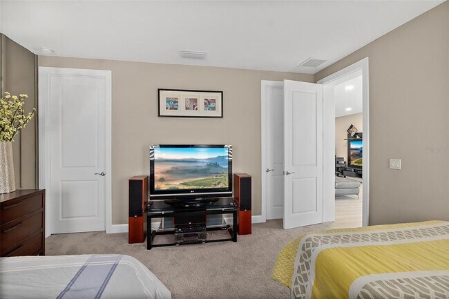 Building Photo - 54 N Riverwalk Dr