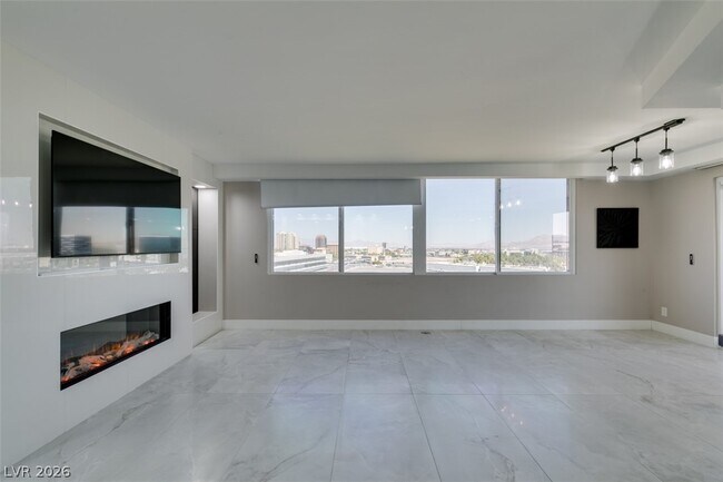 Building Photo - 205 E Harmon Ave