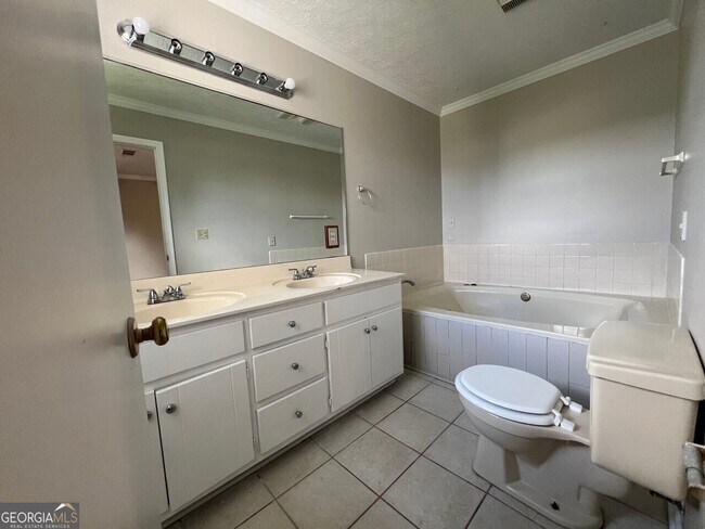 Building Photo - 4503 Scenic Mountain Dr SE