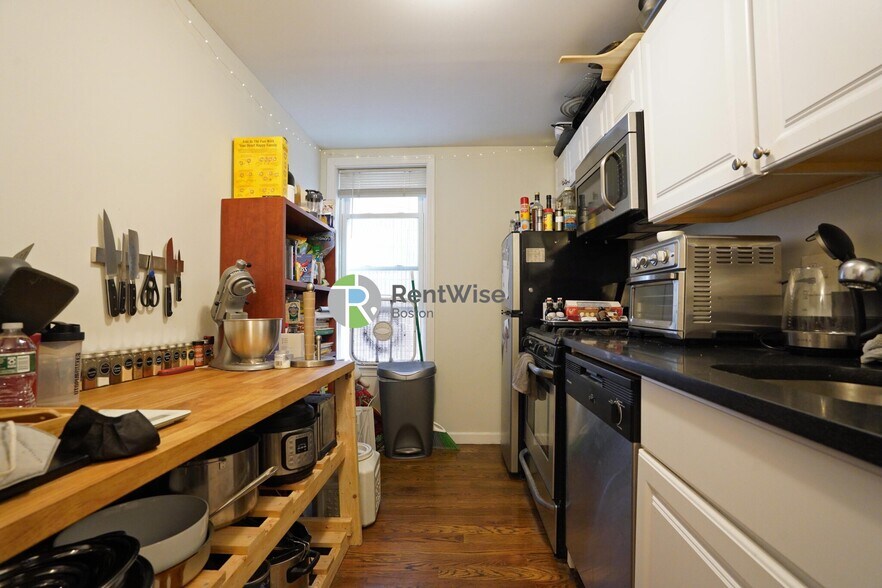 Building Photo - 38 L St