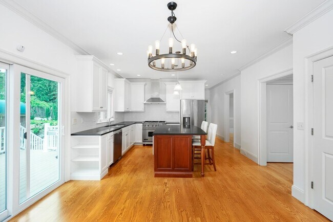 Building Photo - 14 Brattle Ln