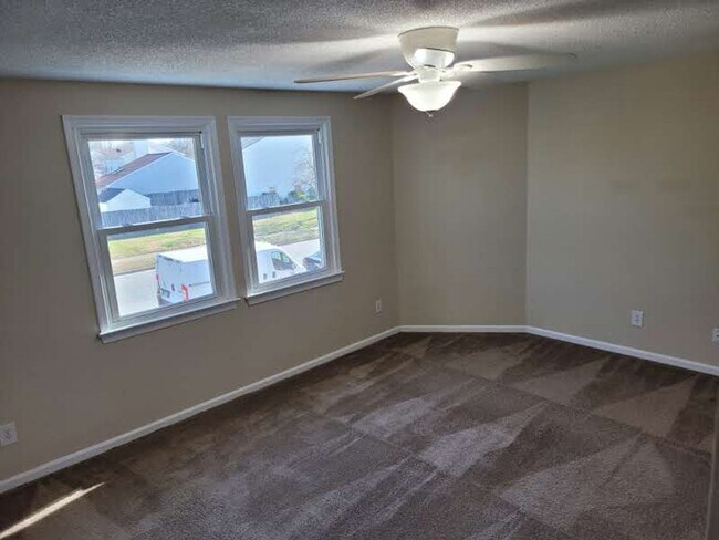 Building Photo - Ocean Lakes Single Family Home Ready for Move In!