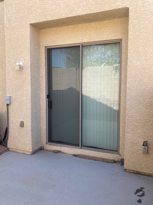 Building Photo - 8237 Apple Spice St