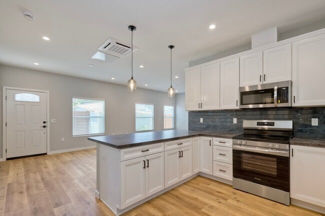 Building Photo - 6834 Tower St