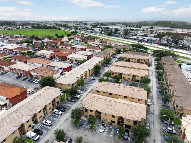 Building Photo - 11115 W Okeechobee Rd