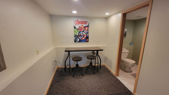 Building Photo - Private Pool, Firepit, BBQ - A FUN place to RELAX. Fully furnished and fully stocked.