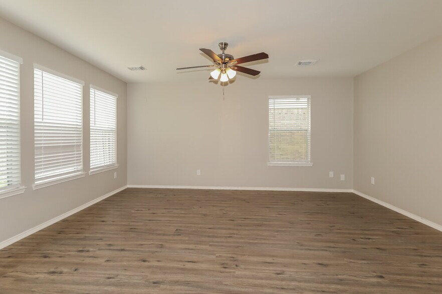 Building Photo - 21118 Bridgemeadows Ln