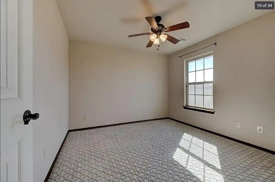 Building Photo - 3300 Marilyn Dr