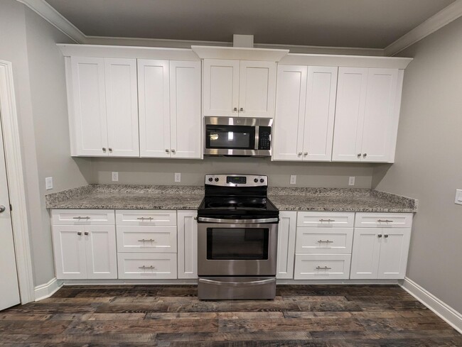 Building Photo - 8934 E River Dr