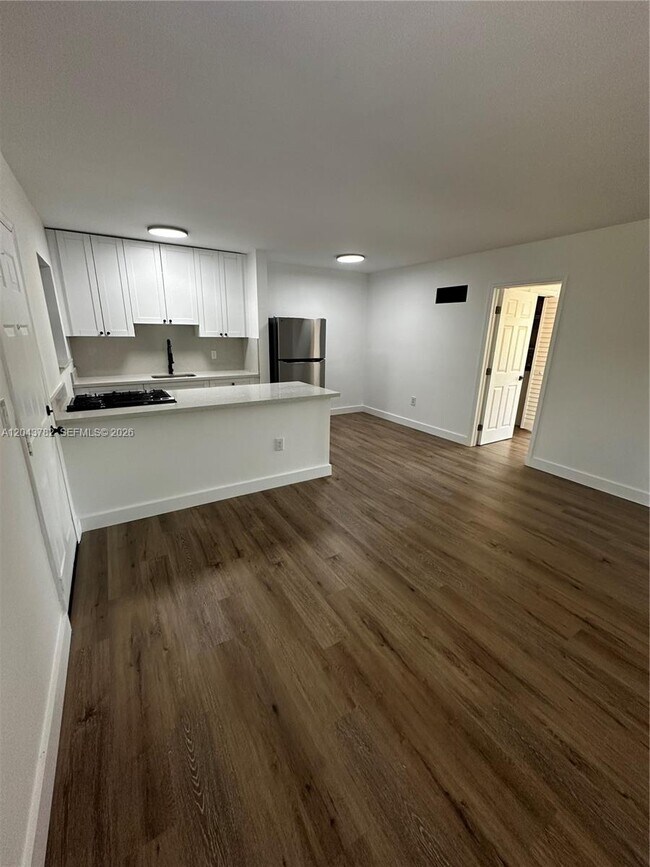 Building Photo - 1255 W 49th Pl