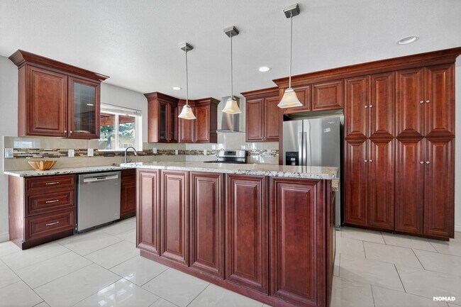 Building Photo - 7882 Elder Cir