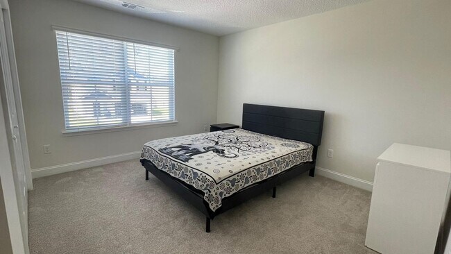 Building Photo - Beautiful 3 Bedroom, 3 Bathroom Home for Rent