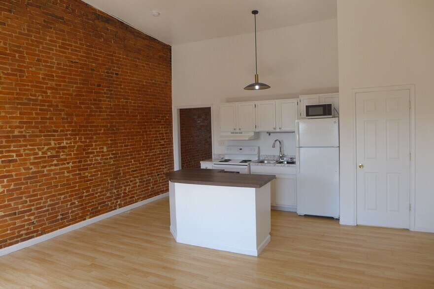 Building Photo - 1705 N Calvert St