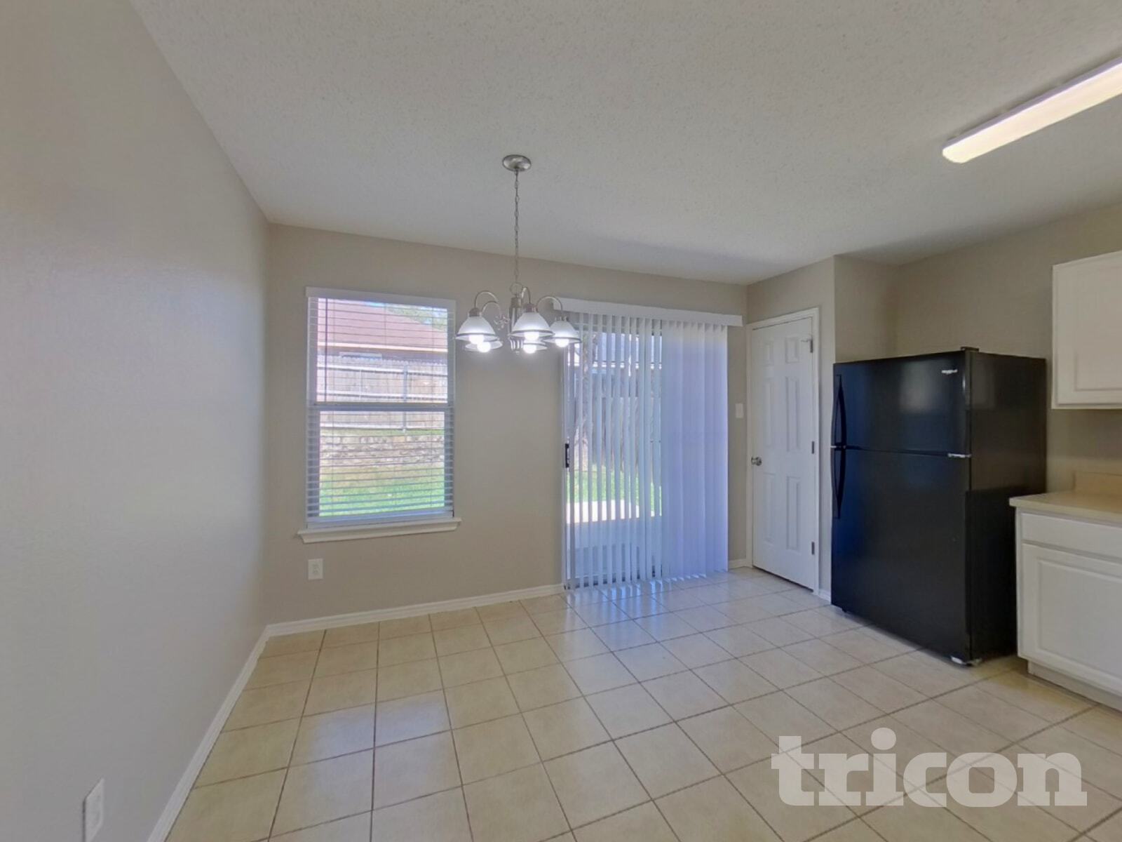 Building Photo - 10100 Chapel Oak Trail