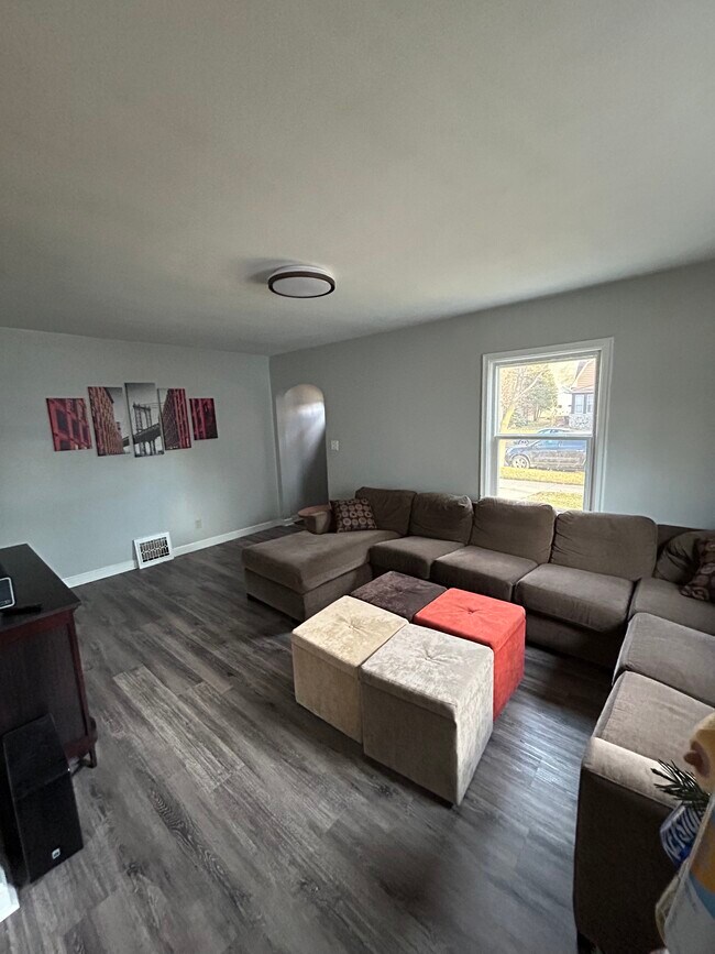 Building Photo - 1208 N 4th St