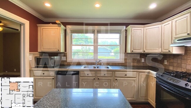 Building Photo - Beautiful Cottage Home located in Homewood