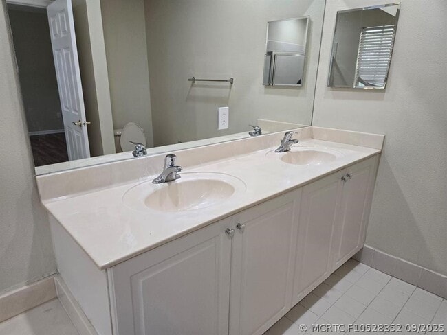 Building Photo - 8433 SW 25th Ct