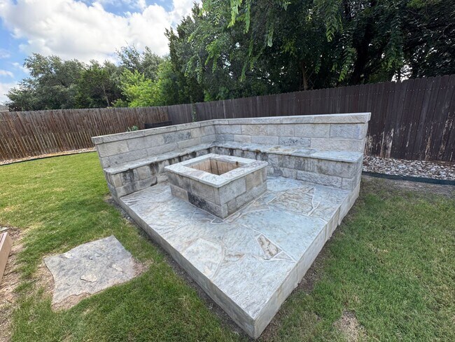 Building Photo - STUNNING LUXURY HOME  |  OPEN-CONCEPT  |  OFFICE & GAME ROOM  |  GREEN BELT  |  ALAMO RANCH  |  E...