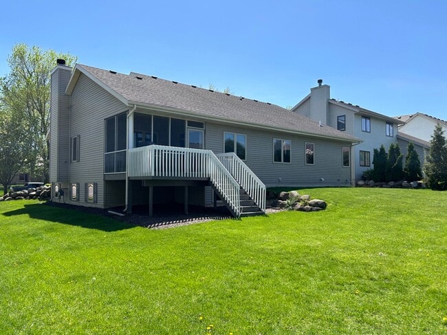 Building Photo - Charming West Side Single Family Home