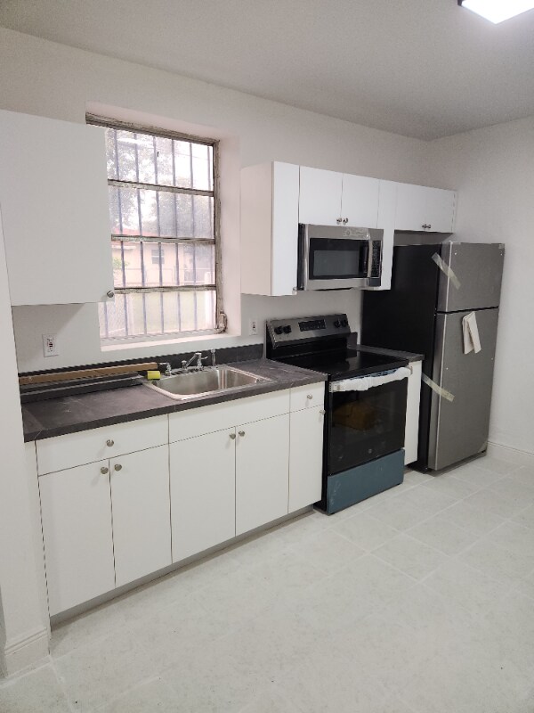 Building Photo - 2239 Charleston St