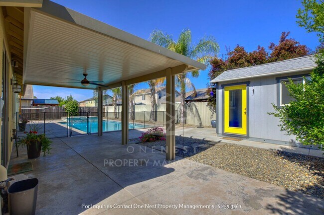 Building Photo - Offering a 6 Month Lease | 4 Bedroom 3 Bathroom Plumas Lake Beauty!