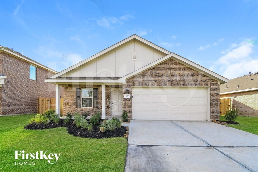 Primary Photo - 508 Maple Bnd Ln