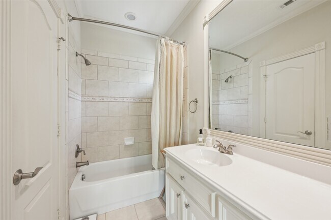 Building Photo - 4026 Villanova St