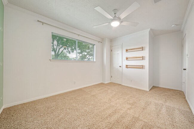 Building Photo - 16326 Heatherdale Dr