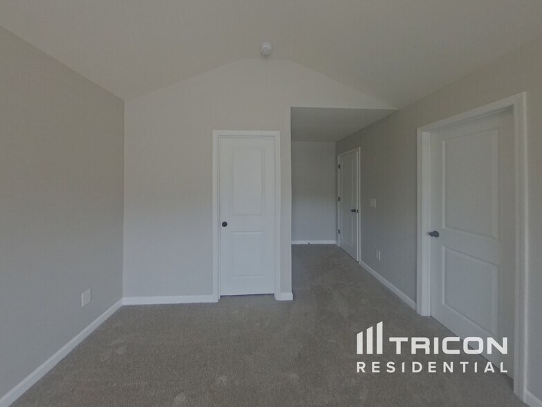 Building Photo - 60 Somerset Hills