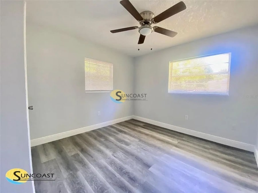 Building Photo - 1419 NE 25th Pl