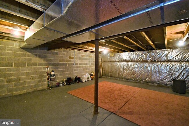 Building Photo - 201 Beacon Ct