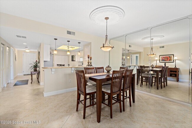 Building Photo - 601 Shorewood Dr