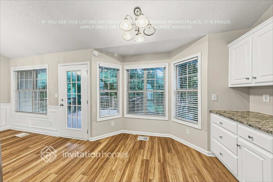 Building Photo - 4067 Mt Vernon Dr