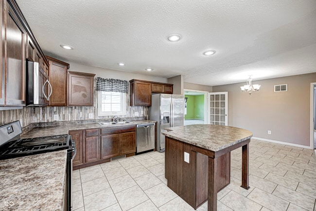 Building Photo - 525 West St