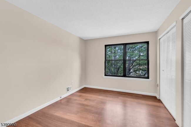Building Photo - 96 Fisher Dr