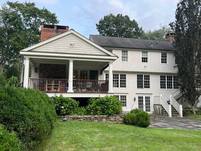 Building Photo - 120 Merwins Ln