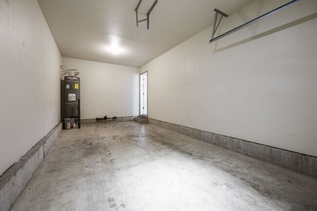 Building Photo - 4bed/2.5 Bathroom house - SE Portland