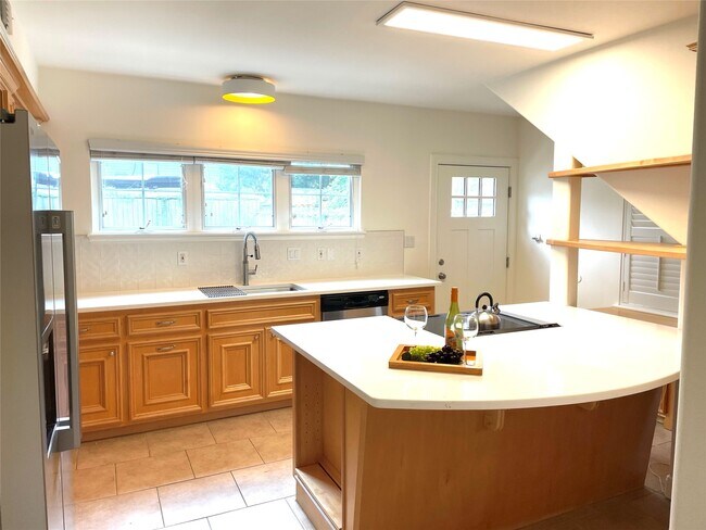 Building Photo - 4334 Jefferson St