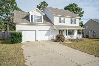 Building Photo - Gorgeous Three Bedroom Home!