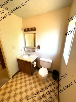 Building Photo - 682 E 800 N