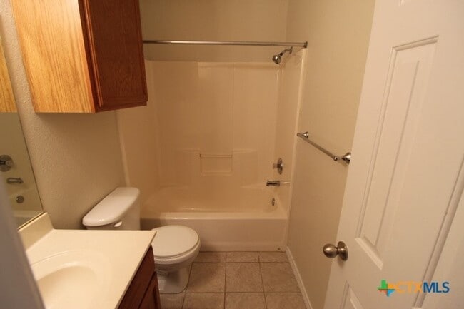 Building Photo - 402 Bowden Ave